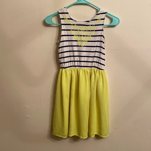 Girl’s size 10/12L dress - Picture 1 of 3